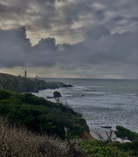 Ocean Coast Aesthetic, North Pacific Ocean, Ocean Village Aesthetic, Coast Aesthetic Dark, Tidelands Aesthetic, Astoria Oregon Aesthetic, Pacific Ocean Aesthetic, Rocky Beach Aesthetic, Life Is Strange Max Caulfield