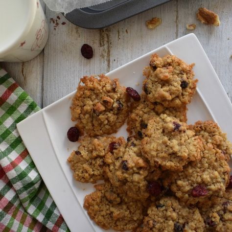 Cranberry Walnut Oatmeal Cookies - Julia's Cuisine Jasons Deli Recipes, Cranberry Cookie, Walnut Oatmeal, Cranberry Oatmeal Cookies, Jasons Deli, Deli Restaurant, Cranberry Oatmeal, Oatmeal Cranberry Cookies, Chocolate Crinkle Cookies