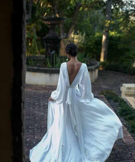 A CHIC ITALIAN GARDEN PARTY WEDDING IN BYRON BAY Garden Party Wedding Dress, Party Wedding Dress, 파티 드레스, Garden Party Wedding, Reception Dress, Italian Wedding, Dreamy Wedding, Wedding Mood, Wedding Dress Inspiration