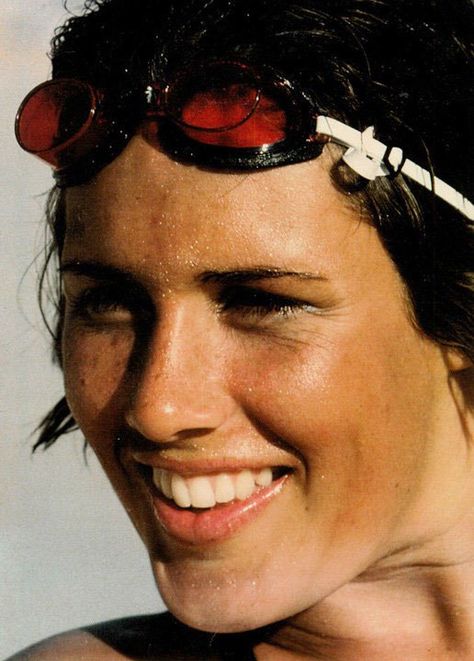 World Champion Swimmer Diana Nyad Diana Nyad, Mrs Jones, Live Love Life, Olympic Swimmers, Things Under A Microscope, Find A Way, Swimmers, Women In History, Elegant Woman