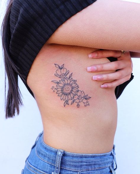 Sunflower Tattoo Ribs, Flower Rib Tattoos, Sunflower Rib Tattoo, Flower Rib Tattoo, Small Flower Tattoos For Women, Flower Tattoo On Ribs, Small Rib Tattoos, Tattoos Inspo, Rib Tattoos For Women