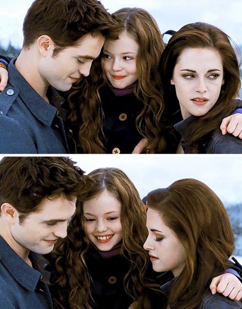 Twilight Breaking Dawn Part 2, Cullen Family, Twilight Renesmee, Twilight Saga Breaking Dawn, Twilight Breaking Dawn, Breaking Dawn Part 2, Edward Bella, Family Christmas Pictures, Twilight Movie