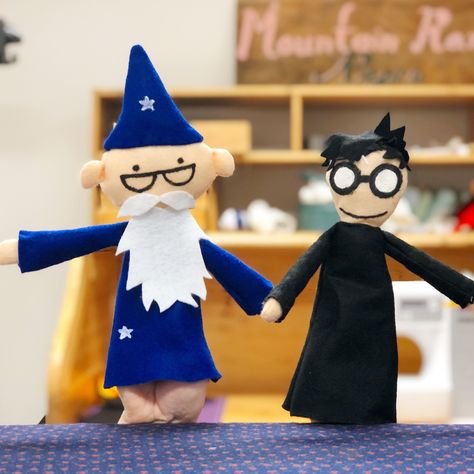 The Mysterious Ticking Noise, Harry Potter Puppets, Harry Potter Puppet Pals, Potter Puppet Pals, Diy Harry Potter, Puppets Diy, Harry Potter Diy, Black Thread, Black Felt