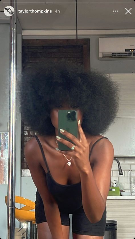 Black Natural Hair Aesthetic, Natural Hair Growth Aesthetic, Natural Hair Asethic, Natural Hair Care Aesthetic, Afro Growth, Hair Growth Aesthetic, 4c Hair Aesthetic, Afro Black Women, 4c Afro