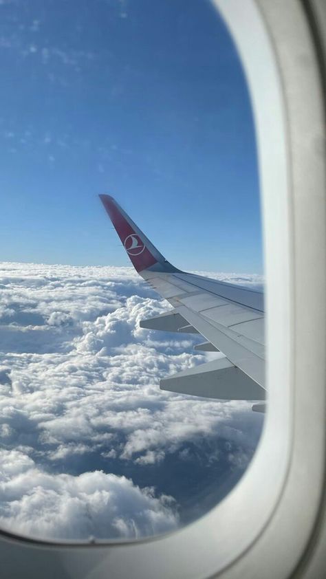 Fake Airplane Snaps, Turkish Airlines Fake Story, Plane Window View, Plane Aesthetic, Marble Wallpaper Phone, Decent Wallpapers, Hospital Admit Hand Pics, Airport Pictures, Airport Aesthetic