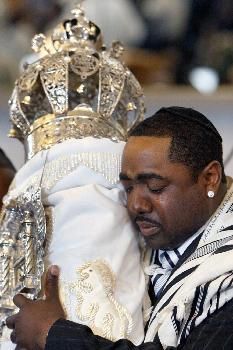 8 Pictures Revealing the Little-Known World of Black Jews - Mic Jewish Heritage, Jewish Culture, Black Knowledge, Jewish History, Jewish People, Jewish Art, We Are The World, African Diaspora, African History