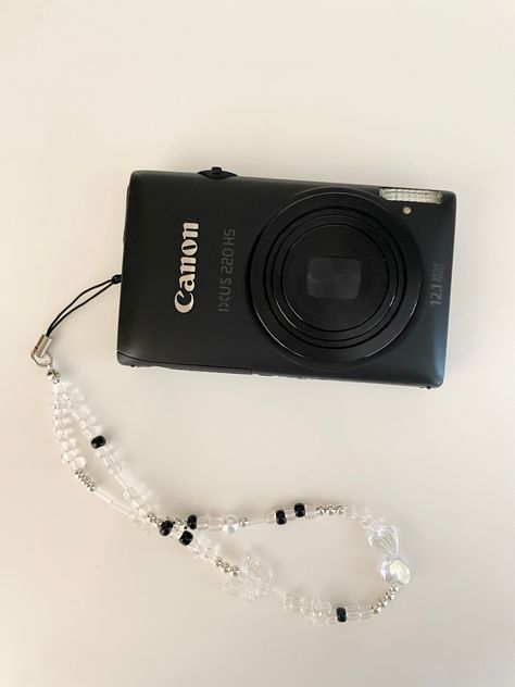 Black Digital Camera, Camera Decorations, Vintage Camera App, Digi Camera, Canon Ixus, Best Digital Camera, Cute Camera, Kawaii Diy, Travel Camera