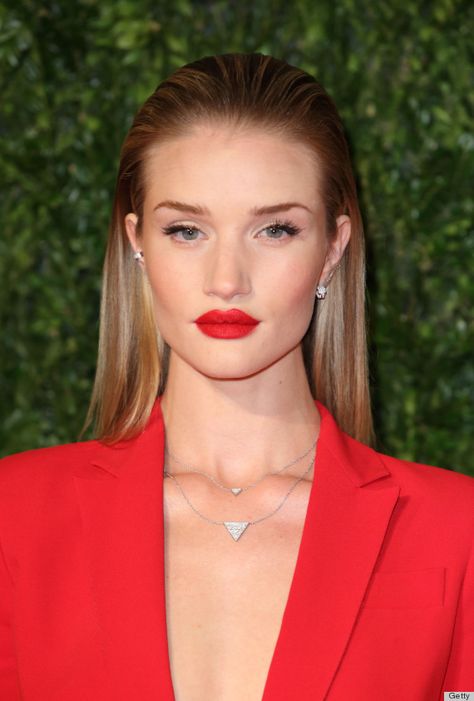 Rosie Huntington Whiteley is our style inspiration this issue. We love her slicked back hair. #hair #style Sleek Back Hair, Valentines Hairstyles, Red Lipstick Looks, Wet Look Hair, Perfect Red Lipstick, Valentine Hair, Wear Red Lipstick, Slicked Back Hair, Penteado Cabelo Curto