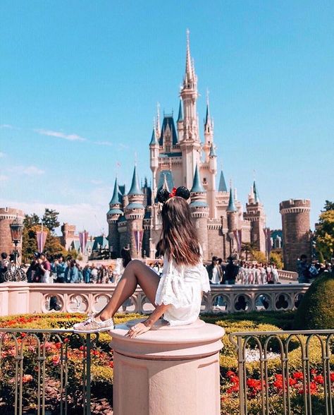 Disney World Fotos, Lindo Disney, Disney Poses, Disney Picture Ideas, Disneyland Photography, Foto Disney, Disney Photo Ideas, Disney World Pictures, Disney Paris