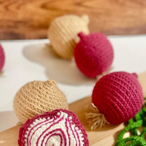 Rainy ☔️Rainy < my little chicken crochet> on Instagram: "Half-cut onion & sliced onion for Burgers   #crochet #crochetaddict #crochetlove #crocheterofinstagram #crochetfood #amigurumifood  #crochetinspiration #crocheted #crochetlover #crocheting #crocheter  #makeitwithmichaels  #Amigurumi #mymichaels  #鍵編み#かぎ針編み#heklanje  #crochetvegetable #crochetonion" Sliced Onion, Chicken Crochet, Crochet Food, Crochet Lovers, Amigurumi, Chicken, Crochet, On Instagram, Instagram