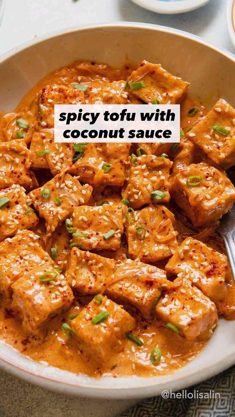 Spicy Tofu Recipes, Creamy Coconut Sauce, Sauce Video, Cibo Asiatico, Mapo Tofu, Tofu Recipe, Coconut Sauce, Tasty Vegetarian Recipes, Indian Curry