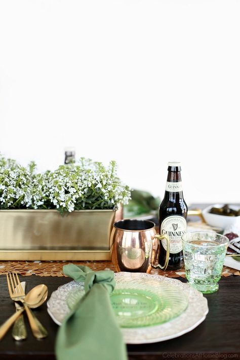 Full Irish Breakfast, Irish Dinner, Themed Dinner Party, St Patricks Day Party, Gold Table Setting, Irish Theme, Irish Party, Irish Beer, Themed Dinner