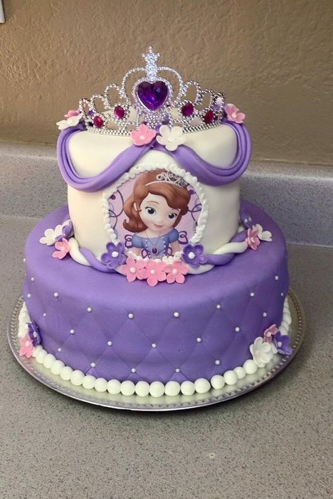 Beautiful cake Princess Sofia Cake Design, Sophia The First Cake, Princess Sofia Birthday Party Ideas, Kue Disney, Sofia Birthday Cake, Sofia The First Birthday Cake, Princess Sofia Cake, Sophia Cake, Sofia The First Cake