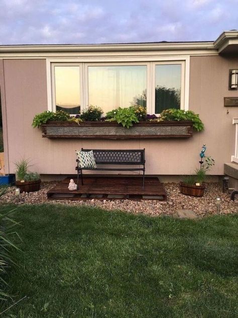 Check out these easy and cheap ideas to increase your curb appeal and make your front windows look great. Add curb appeal to home with these creative diy projects on a budget. #hometalk Diy Gutters, Pallet Wood Christmas Tree, Window Boxes Diy, Gutter Garden, Cedar Planter Box, Garden Frogs, Planter Project, Cedar Planters, Window Planters