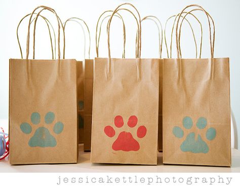 Puppy themed birthday party paw print favor bags Pet Store Design, Dog Themed Birthday Party, Brown Paper Bags, Puppy Birthday Parties, Paw Patrol Birthday Party, Puppy Birthday, Dog Birthday Party, Paw Patrol Birthday, Snacks Für Party