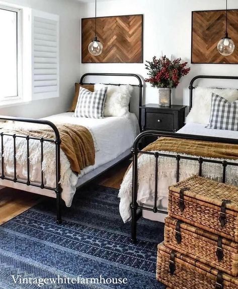 Twin Beds Guest Room, Boys Shared Bedroom, Farmhouse Inspiration, Spare Bedroom, Boys Bedrooms, Awesome Bedrooms, Farmhouse Bedroom, Rustic Bedroom, Guest Bedrooms