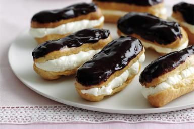 How to Make Chocolate Eclairs  Eclair are easy to make I can't seem to find a filling I like that's light Homemade Eclairs, Chocolate Eclair Recipe, Chocolate Eclair Dessert, Eclairs Dessert, Eclair Cake Recipes, Chocolate Eclairs, Eclair Recipe, French Chocolate, Chocolate Eclair