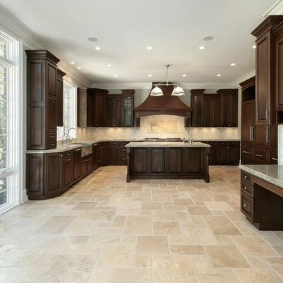 Travertine Kitchen, Kitchen Floor Tile Design, Top Kitchen Designs, Dark Cabinets Light Floor, Kitchen Floors, Kitchen Design Pictures, Traditional Kitchen Design, Wood Tile Floors, Floor Tile Design