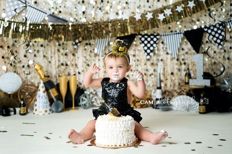 New year new me! New Year’s Cake Smash. #smashcake #birthday #photos #photoshoot #smashcake #inspiredcolour #photooftheday #photography #newyearsphoto #newyearssmash #baby #book #cakesmash New Years Eve Birthday Party, First Birthday Winter, New Years Celebration, New Year Photoshoot, Baby New Year, Baby Milestone Photos, 1st Birthday Photoshoot, First Birthday Pictures, New Year's Cake