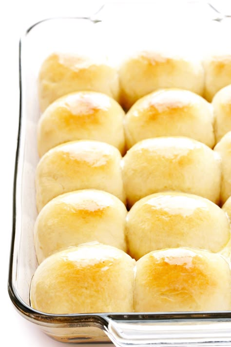 These 1-Hour Dinner Rolls are simply the best. They're easy to make, perfectly soft and buttery, and so comforting and delicious. Perfect for the holidays or any delicious weeknight dinner. | Gimme Some Oven #rolls #bread #dinner #recipe #side #thanksgiving #easter #christmas #holiday #easy 1 Hour Dinner Rolls, One Hour Dinner Rolls, Buttery Dinner Rolls, Best Homemade Bread Recipe, Thanksgiving Side Dishes Easy, Christmas Side Dishes, Best Thanksgiving Recipes, Holiday Sides, Easter Dinner Recipes