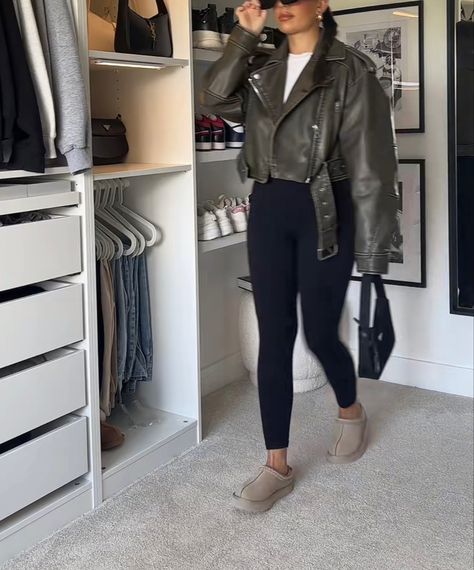 Zara Leather Jacket Outfit, Leather Puffer Jacket Outfit, Summer/fall Outfits, Leather Jacket Outfit, Puffer Jacket Outfit, Zara Leather Jacket, Everyday Fits, Cozy Outfits, Capsule Wardrobe Outfits