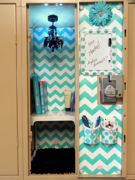 Smart n Snazzy: Decorate Your Locker with LLZ by Locker Lookz #LLZGirlz Diy Locker Decor, Cute Locker Decorations, Locker Organization Diy, Locker Stuff, Cute Locker Ideas, Locker Decorations Diy, School Locker Organization, School Locker Decorations, Middle School Lockers