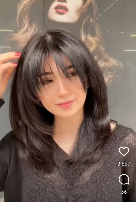 Pakistani Haircut For Women, Round Face Haircuts Short Layers, Short Round Layers Haircut, Front Bangs Haircut, Haircut Ideas Short, Medium Hair Round Face, Shortish Hair, Haircuts For Long Hair With Layers, Haircuts For Medium Length Hair