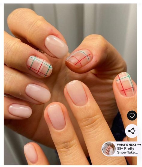 Natural Nails Holiday, Short Gel Holiday Nails, Christmas Nail Designs Short Nails, Christmas Gel Nails Designs Short, Christmas Nails Gel Short Simple, Christmas Manicure Ideas For Short Nails, Xmas Short Nails, Simple Short Christmas Nails, Holiday Nails Short