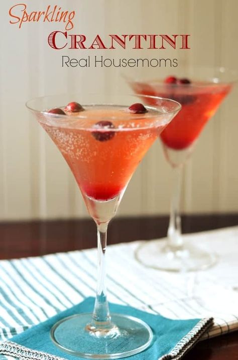 Crantini Recipe, Cranberry Vodka Punch, Cranberry Martini, Pomegranate Vodka, Cranberry Simple Syrup, Vodka Punch, Easy Punch Recipes, Cranberry Vodka, Juice Ice