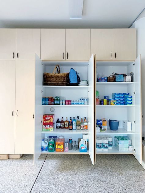 Garage Cabinets Organization, Organized Garage, Garage Storage Inspiration, Garage Storage Ideas, Garage Remodel, Garage Organize, Inside Cabinets, Small Studio Apartment, The Home Edit