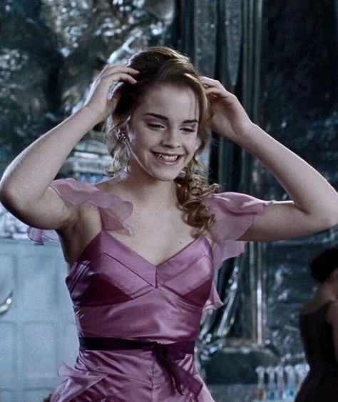 alice on Twitter: "saying i worship her is an understatement… " Hermione Granger Icons, The Yule Ball, Well Mannered, Yule Ball, Harry Potter Fandom, Hermione Granger, Emma Watson, Hermione, Aphrodite