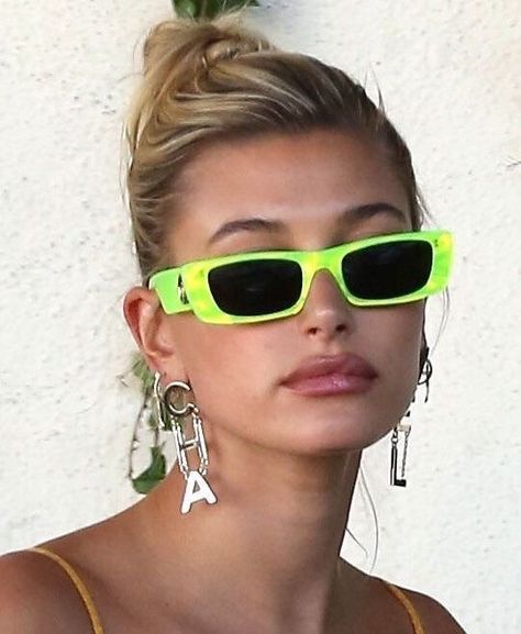 Sunglasses For Your Face Shape, Verge Girl, Trendy Sunglasses, Looks Street Style, Eyes Design, Fashion Tips For Women, Hailey Bieber, Girls Eyes, Jewelry Shopping