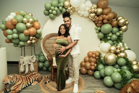 Jungle Themed Gender Reveal, Safari Theme Maternity Shoot, Gender Reveal Safari Theme, Black People Baby Shower Ideas, Lion Baby Shower Ideas, Baby Shower Themes Black People, Baby Shower Ideas Black People, Jungle Maternity Shoot Black Women, Fancy Baby Shower