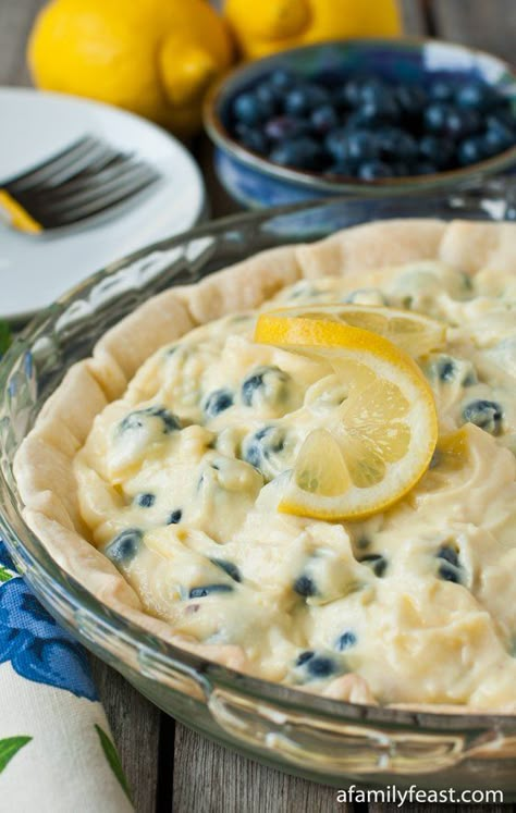 A fabulous summer pie recipe: Lemon Blueberry Cream Pie. Easy to prepare and super delicious! Blueberry Cream Pie, Summer Pie Recipes, Blueberry Cream Pies, Lemon And Blueberry, Blueberry Buckle, Pie Easy, Summer Pie, Summertime Recipes, Cream Cheese Muffins