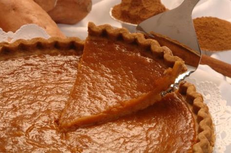 Sweet Potato Pie Mississippi Sweet Potato Pie Recipe, Sweet Potato Pie Southern, Potato Pie Recipe, Desserts Homemade, Patti Labelle, Sweet Potato Pies Recipes, Delicious Cupcakes, Chocolate Food, Dessert Chocolate