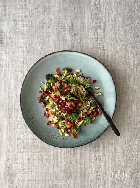 With just the right mix of fruit, veg, nuts & high-fibre quinoa, this Quinoa, Broccoli & Pomegranate salad is nutritious, bursting with flavour, and super-satisfying! Quinoa Broccoli, High Fibre, Pomegranate Salad, Lemon Rind, Dinner For Two, Quinoa Salad, Fruit And Veg, Menu Planning, Everyday Food