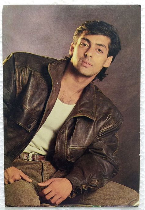 Young Salman Khan, Salman Khan Young, Beautiful Landscape Pictures, Salman Khan Wallpapers, Salman Khan Photo, Yuvraj Singh, Mid Night, One Piece Gif, Happy Birthday Design