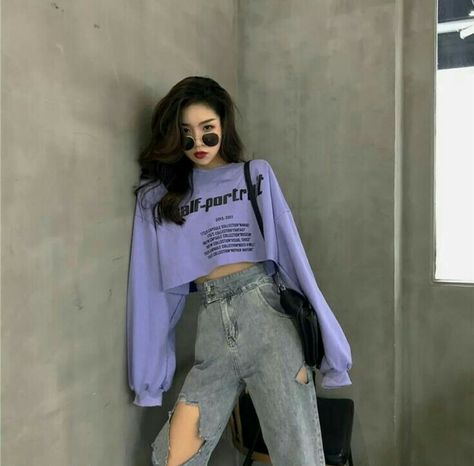 Cropped Sweatshirt Outfit Street Style, Sweatshirt Outfit Street Style, Cropped Sweatshirt Outfit, Pakaian Crop Top, Mode Logo, Looks Hip Hop, Mode Ulzzang, Outfit Street Style, Mode Kawaii