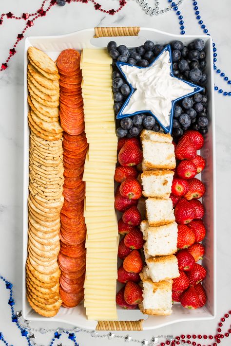 American Flag Patriotic Charcuterie Board Memorial Day Charcuterie Board, Flag Charcuterie Board, Memorial Day Charcuterie, Charcuterie Board On A Budget, Patriotic Charcuterie Board, Meat And Cheese Board, Cinnamon Sugar Tortillas, Charcuterie Board Ideas, Block Of Cheese