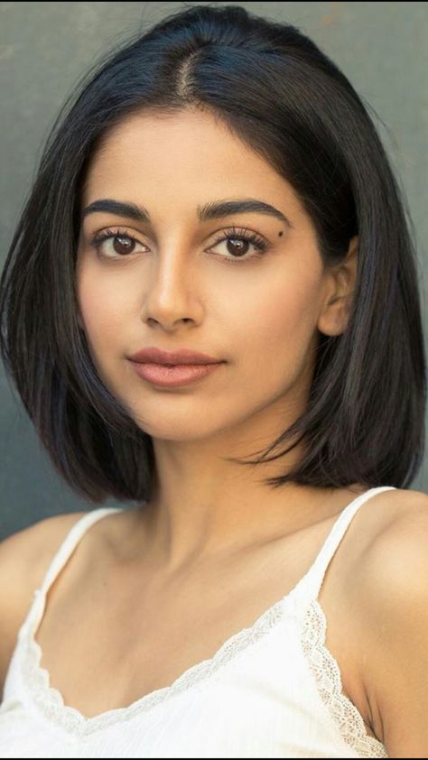 Banita Sandhu, Haircut 2023, Indian Suit, Actress Without Makeup, Hair Girls, Woman Suit Fashion, Girl Short Hair, Beauty Icons, Stylish Girl