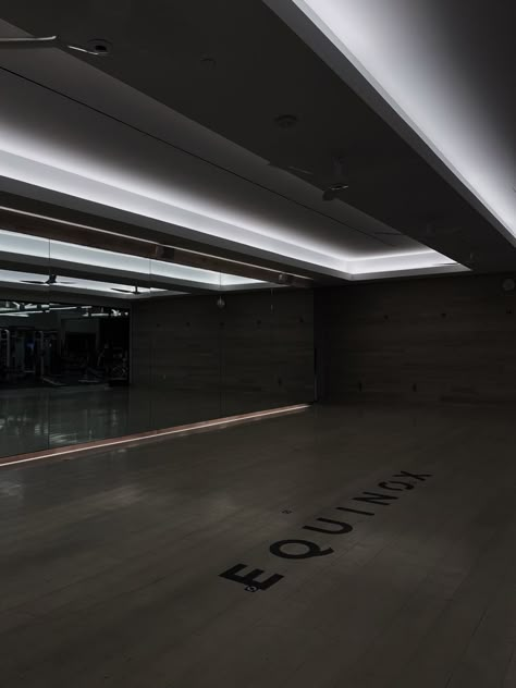 Dark Studio Aesthetic, Equinox Gym Nyc, Luxury Gym Aesthetic, Fitness Studio Aesthetic, Equinox Gym Aesthetic, Working Out Aesthetic Men, Gym Dark Aesthetic, Night Aesthetic Bedroom, Gym Aesthetic Dark