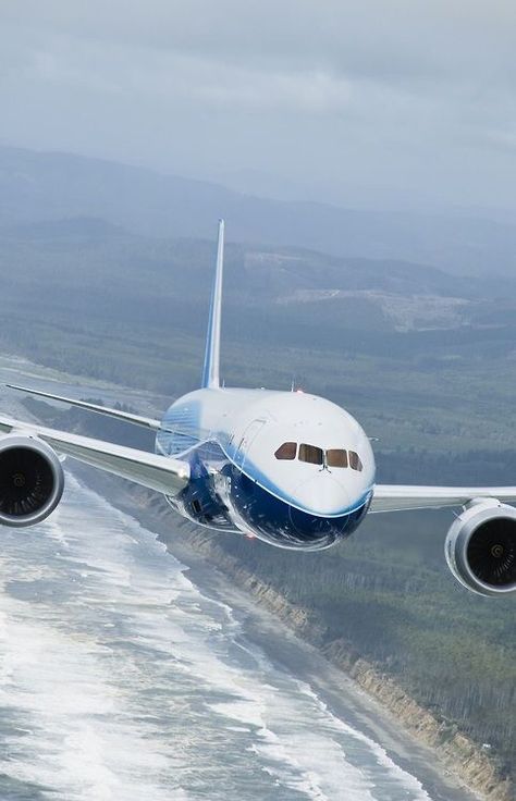 Jet Privé, 787 Dreamliner, Boeing 787 Dreamliner, Airplane Wallpaper, Airplane Flying, Airplane Photography, Boeing Aircraft, Passenger Aircraft, Boeing 787