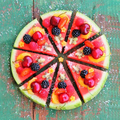 Fruit Presentation, Fruit Birthday Cake, Watermelon Pizza, Kids Food Crafts, Garden Party Recipes, Fruit Birthday, Food Art For Kids, Party Food Platters, Picnic Ideas