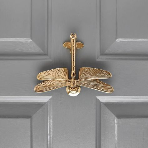 Bumble Bee Door Knocker, Bumblebee Door Knocker, Brass Door Knocker Vintage, Dragonfly Door Knocker, Bathroom Light Bulbs, Brass Lion Door Knocker, Owl Door, Doors Ideas, Window Furniture