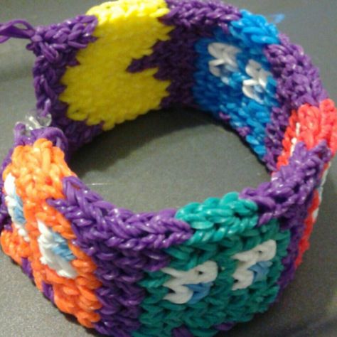 Pac-Man Rainbow Loom Bracelet Handmade...One Size Fits All...Comes From Smoke And Pet Free Home.... Can Make Orders Also For Different Bracelets... Rubberband Bracelets, Different Bracelets, Rainbow Loom Bracelet, Rubber Band Crafts, Rainbow Loom Rubber Bands, Rainbow Loom Bracelets, Loom Bracelet, Beads Bracelet Design, Loom Bands