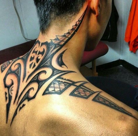 Nek Maori Tattoo Frau, Tattoo Crane, Filipino Tattoos, Polynesian Tattoo Designs, Maori Tattoo Designs, Samoan Tattoo, Neck Tattoo For Guys, Hawaiian Tattoo, Back Tattoos For Guys