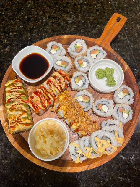 Charcuterie Board Ideas Sushi, Charcuterie Board Sushi, Sushi Board Ideas, Sushi Charcuterie Board, Sushi Charcuterie, Sushi Board, Board Night, Goodbye Party, Club Activities