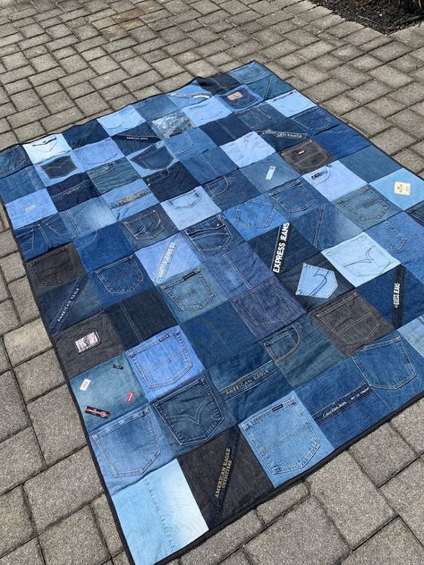 Levi Quilt, Jean Quilt Ideas, Upcycled Linens, Blue Jean Rug, Jean Quilts, Denim Rag Quilt, Denim Quilt Patterns, Blue Jean Quilts, Quilt Blocks Easy