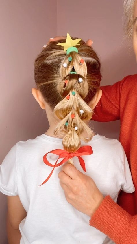 Easy Kids Christmas, Christmas Tree Hair, Girl Hair Dos, Tree Braids, Girls Hairstyles Easy, Pull Through Braid, Dress Up Day, Cute Christmas Tree, Christmas Hairstyles