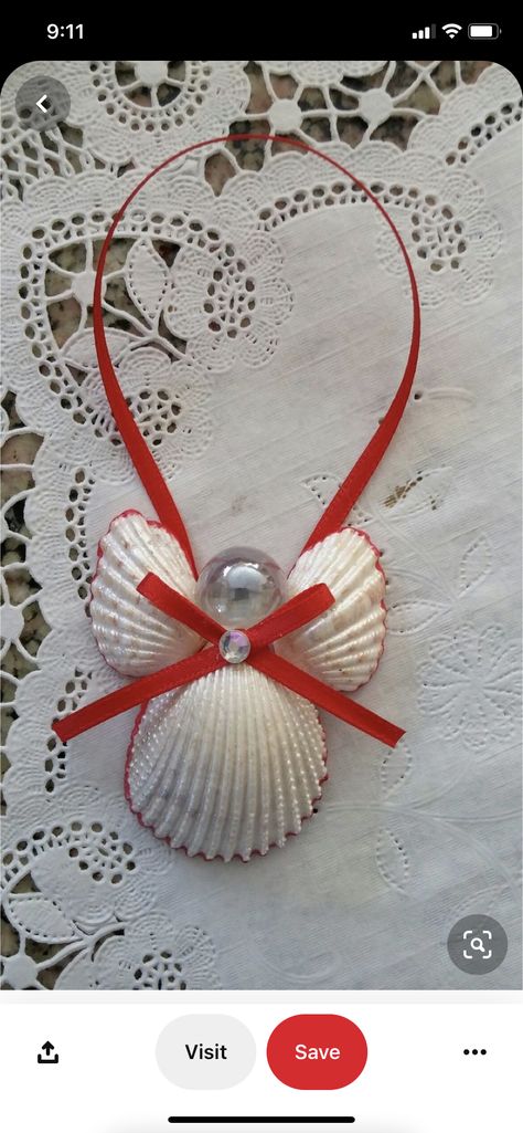 Beach Diy Decor, Seashell Angels, Sea Shells Decor, Angel Christmas Decorations, Shell Angels, Sea Shell Painting, Diy Christmas Angel Ornaments, Shells Decor, Pebble Crafts